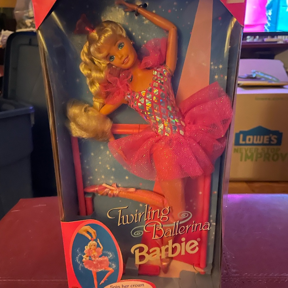 Vintage 1995 Twirling ballerina Barbie